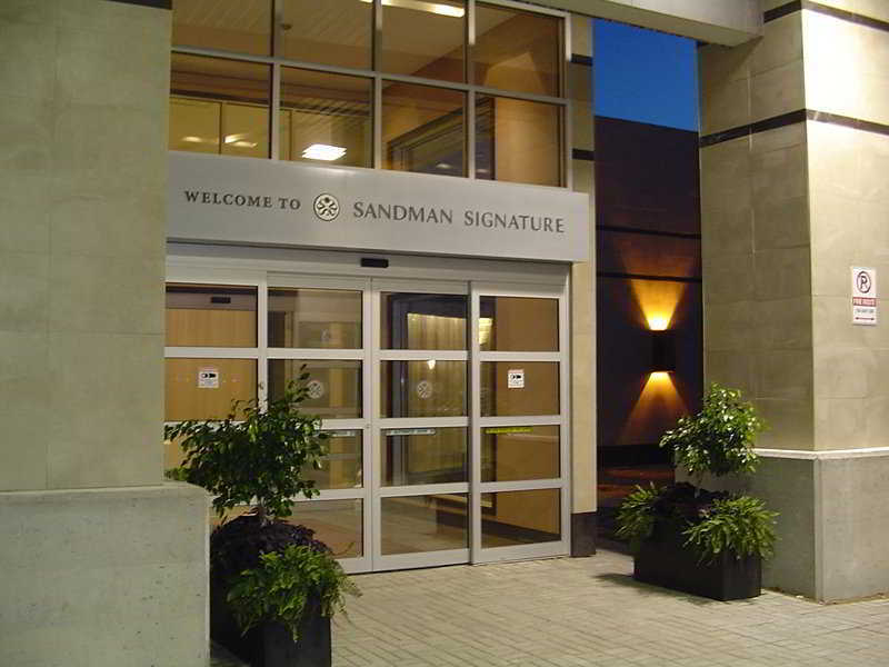 Sandman Signature Toronto Airport Hotel Exterior photo